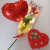 Rosa roja en sobre LOVE con luz led y bombones. - Imagen 2